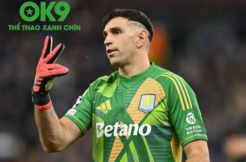 Ruben Amorim đặt mục tiêu chiêu mộ Emiliano Martinez (Ảnh: Mirror) Ruben Amorim đặt mục tiêu chiêu mộ Emiliano Martinez (Ảnh: Mirror)
