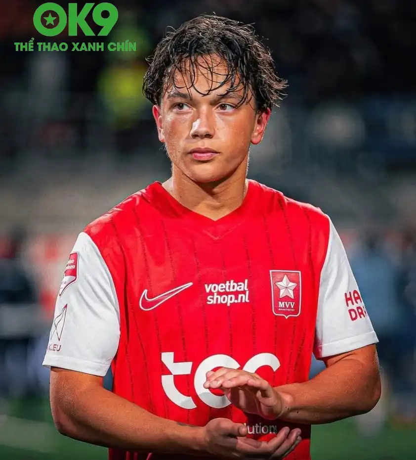 Việt kiều sinh năm 2007 tại Bỉ ký kết hợp đồng chuyên nghiệp với câu lạc bộ bóng đá Hà Lan